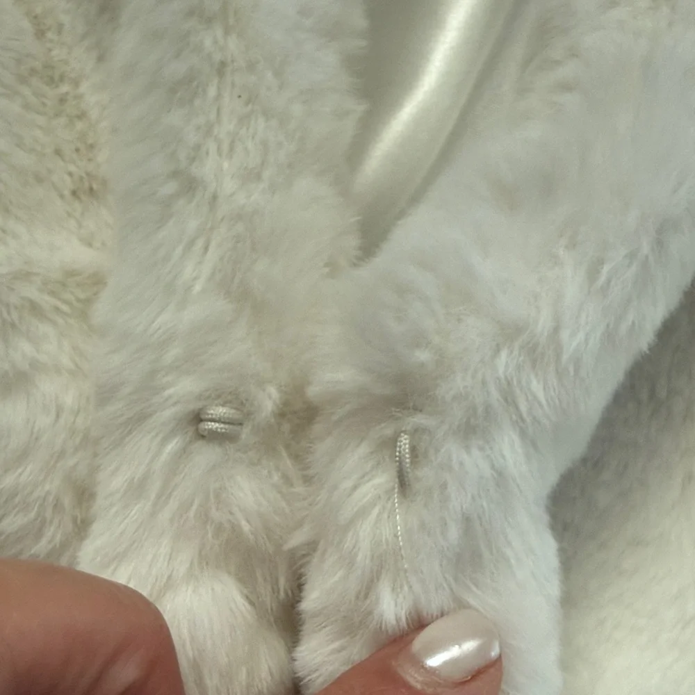 BHLDN White Faux Fur Bolero Cape Fluffy - Picture 5 of 5